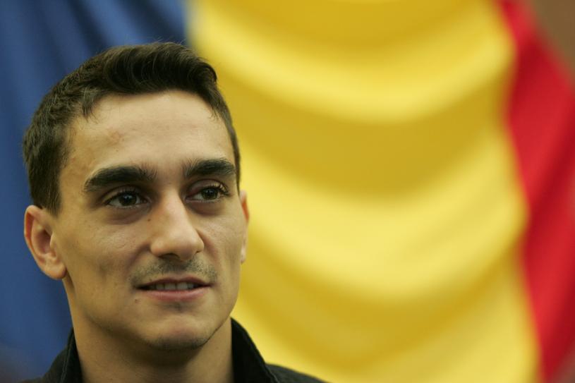 A depășit-o pe Nadia! Marian Drăgulescu ia aurul continental și devine cel mai medaliat gimnast din istoria Rom&acirc;niei la Europene!