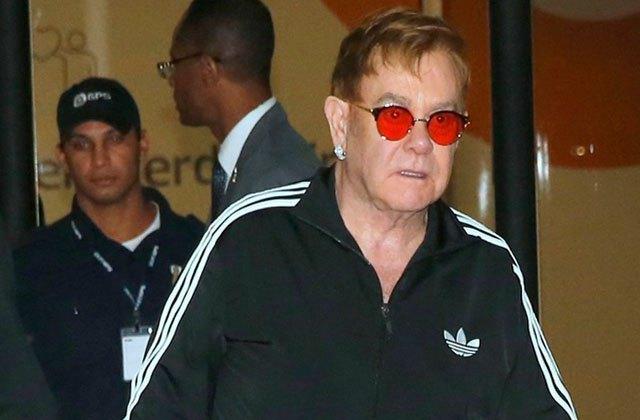 Elton John a ajuns la terapie intensivă! Artistul a contractat o "infecție bacteriană&rdquo; ce poate fi mortală