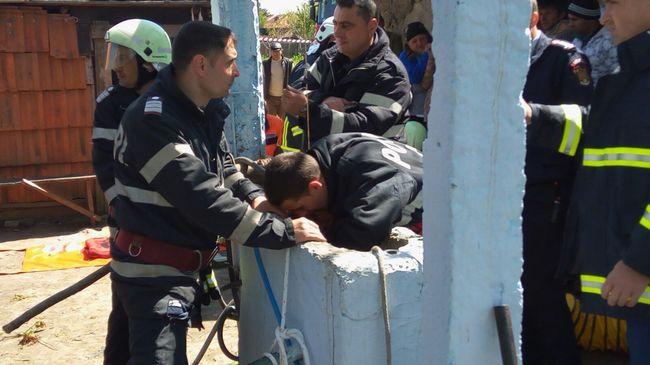 Copilul care a căzut &icirc;n puţ este &icirc;ntr-o stare mai bună! A fost detubat și respiră spontan