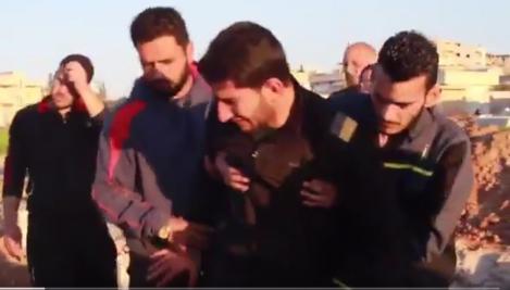 Moartea a căzut din cer și i-a răpit întreaga familie. Un sirian își plânge copii morți și cele 25 de rude pierdute: ”Aveau spumă la gură, convulsii. Erau toţi pe podea. Plâng de bucurie”
