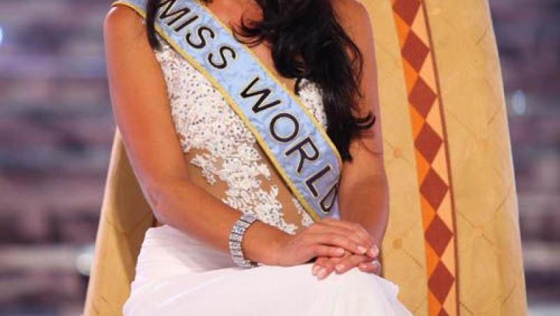 GALERIE FOTO incendiară! De mâine îți plătești toate IMPOZITELE și vii de drag la PRIMĂRIE! În Gibraltar s-a găsit cea mai BUNĂ ALEASĂ: E fostă Miss World