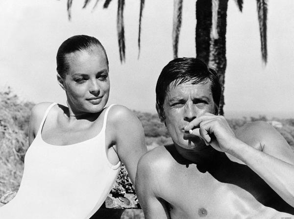 Morm&acirc;ntul actriței Romy Schneider, marea iubire a lui Alain Delon, a fost profanat