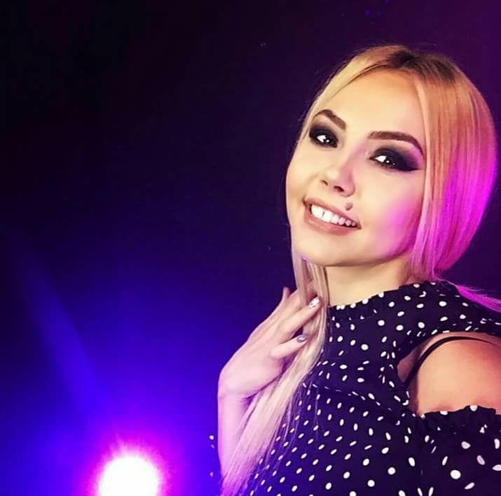 Bucurie mare pentru fanii Denisei Manelista! Artista și-a revenit miraculos, c&acirc;nd toată lumea credea că este la păm&acirc;nt