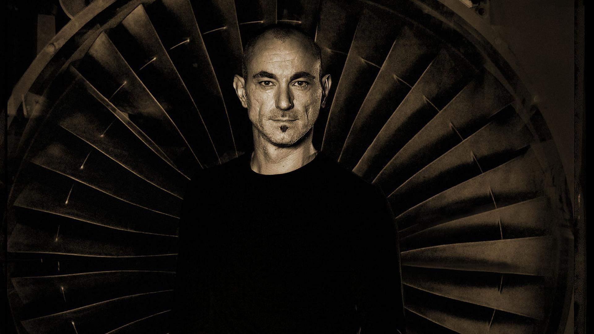 În anii '90, rupeai discotecile pe muzica lui! DJ-ul Robert Miles, autorul hitului "Children", a murit. Artistul ar fi suferit de o boală despre care nu știa