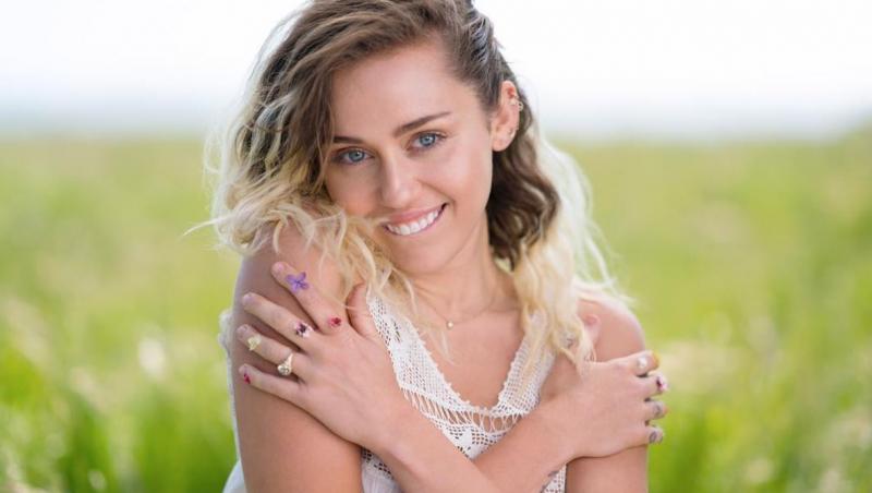 Se face fată cuminte? Miley Cyrus, de la extravaganță la retro! Artista și-a surprins fanii cu un look nou nouț, aproape de nerecunoscut!