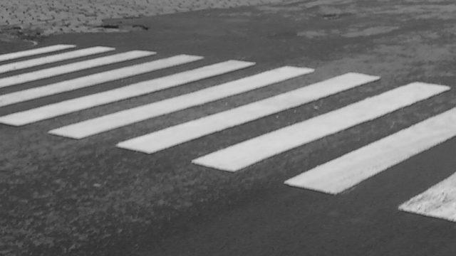 Nu e nicio glumă! Se schimbă trecerile de pietoni de pe străzile din Rom&acirc;nia. Cum vor arăta noile &bdquo;zebre&rdquo;!