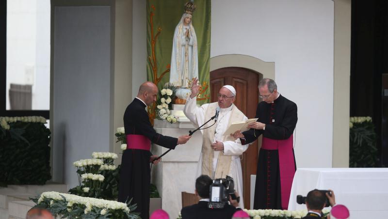 Galerie FOTO! Miracolul de la Fatima: Papa Francisc a mers în locul unde Fecioara Maria s-a arătat în urmă cu 100 de ani