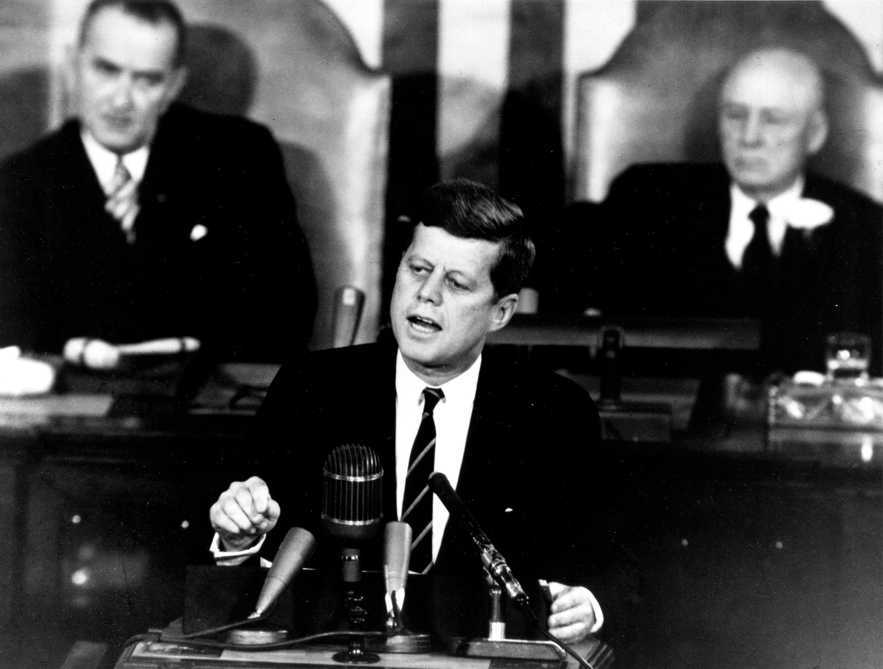 Prima &icirc;nregistrare audio cu vocea lui John F. Kennedy. Se pregătea să devină cel mai  t&acirc;năr și iubit președinte american. Ce discurs ținea la doar 20 de ani