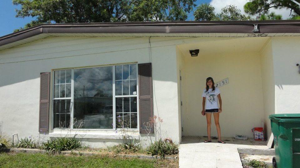 La doar 14 ani, puștoaica și-a luat casă de 100.000 de dolari din banii c&acirc;știgați chiar de ea! P&acirc;nă la majorat și-a mai luat &icirc;ncă două!