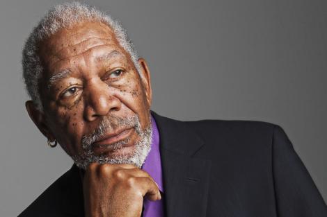 Morgan Freeman poartă mereu un cercel de aur pentru ca, indiferent unde moare, cei din jur să aibă bani să-l îngroape! Obiceiul s-a născut la marinari!