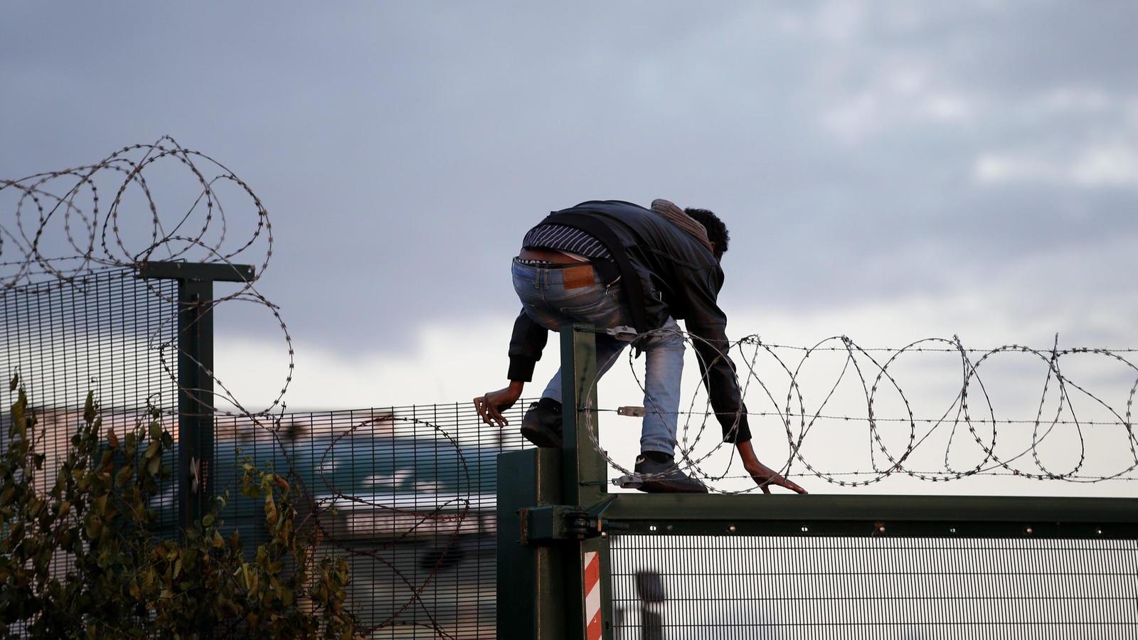 15 imigranţi pakistanezi au fost răpiţi, &icirc;n Rom&acirc;nia. Bărbații au trimis familiilor un clip &icirc;n care aceștia sunt torturați