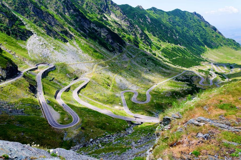 Transfăgărășan și Transalpina, cele mai frumoase drumuri montane din Europa