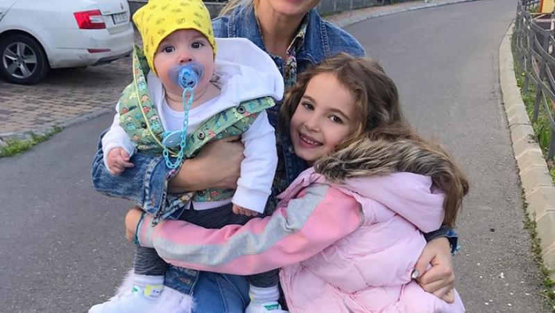 Andreea Bănică și micuții ei, într-o fotografie de zeci de mii de like-uri: 
