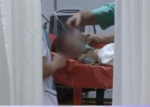 Cazul olimpicului bătut de propria mamă a scandalizat Rom&acirc;nia! Vecinii au răbufnit, după ce au sunat la 112: &rdquo;Era plin de s&acirc;nge, &icirc;ncerca să fugă și ea după el. Nu e prima dată c&acirc;nd &icirc;l bate!&rdquo;