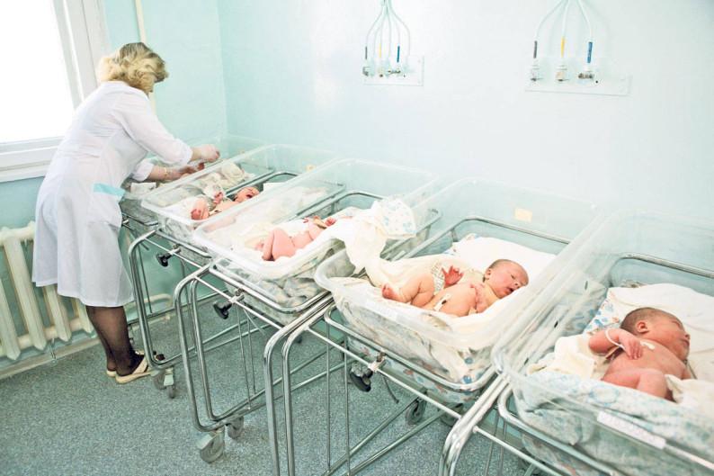 Premieră neobișnuită! &Icirc;n 2016 s-au născut mai mulți copii &icirc;n Diaspora dec&acirc;t &icirc;n Rom&acirc;nia!