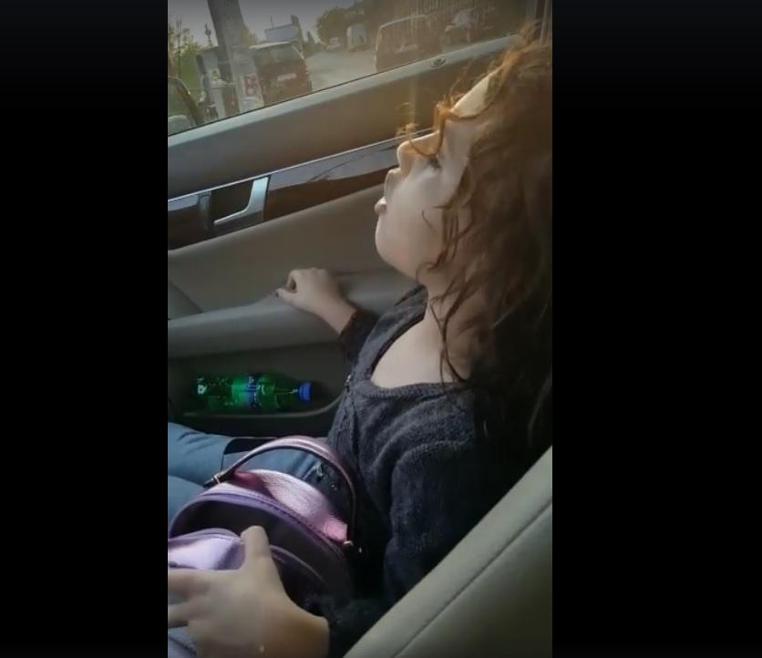 Cea mai mare fană a Deliei. O fetiță c&acirc;ntă, fără greșeala, piesa "Weekend", interpretată de artistă și băieții de la The Motans. Știe fiecare vers!