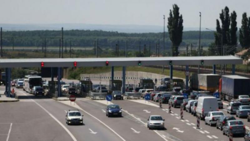 ATENŢIE, ŞOFERI! O gaură de 40 de centimetri a apărut pe podul Feteşti - Cernavodă. Poliţiştii au deviat traficul