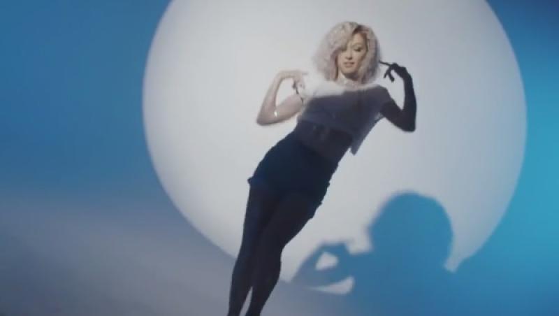 Alina Eremia, show incendiar în noul videoclip! „Nanana” o transformă pe artistă într-o zeiță a dansului! Piesa sună genial!