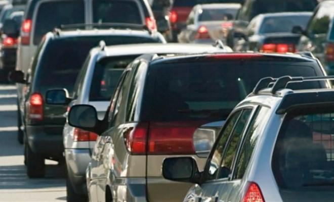 Banda unică de autobuze pe Şoseaua Bucureşti - Ploieşti a blocat traficul la intrarea &icirc;n Bucureşti dinspre DN 1! Coada de mașini s-a format de la Săftica!