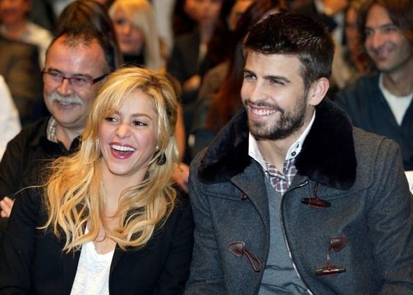 Pique a dezvăluit cum a convins-o pe Shakira să iasă la masă cu el: &bdquo;I-am spus că voi lua Cupa Mondială pentru ea!!!&rdquo;