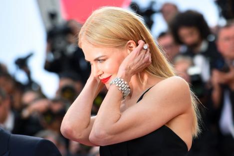 50 de primăveri, luna viitoare! Nicole Kidman apariție de zile mari pe covorul roșu de la Cannes! ”Arăt și mă comport ca o tânără de 21 de ani!”