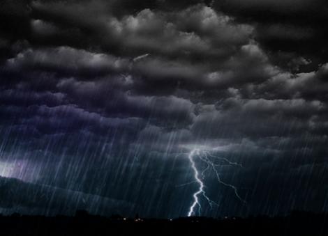 Alertă meteo de ULTIMĂ ORĂ! România, sub cod galben de ploi. Vremea se strică în weekend!