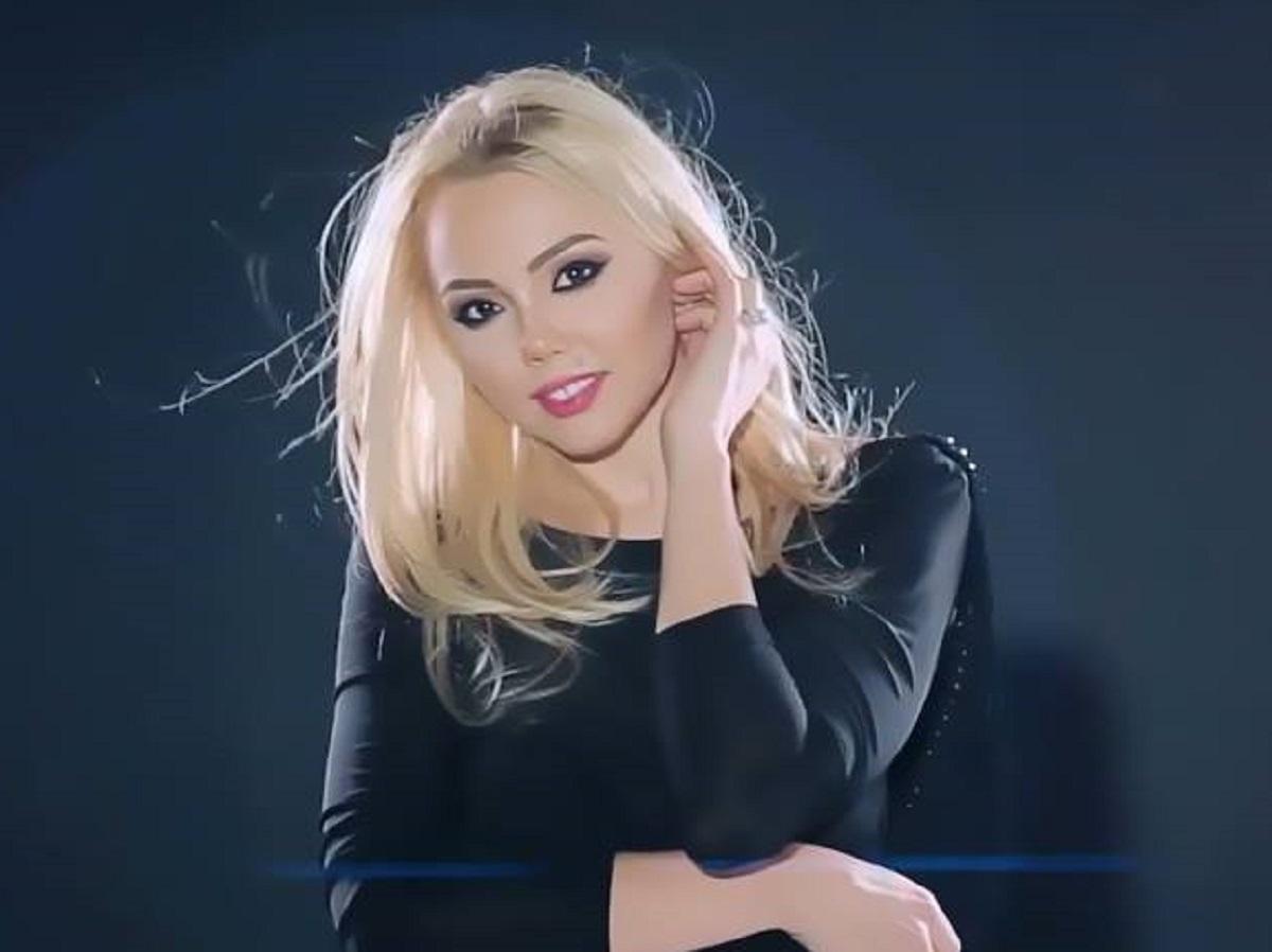 Denisa Manelista mai are un motiv să lupte cu boala! Iubitul său a sosit &icirc;n Rom&acirc;nia pentru a fi alături de artistă!