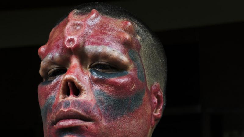 Venezueleanul Henry Rodriguez, cel mai modificat om de pe planetă, a venit în România! Cu nasul și urechile tăiate și sute de tatuaje, e o apariție înfricoșătoare!