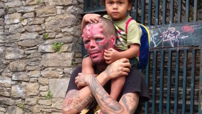 Venezueleanul Henry Rodriguez, cel mai modificat om de pe planetă, a venit în România! Cu nasul și urechile tăiate și sute de tatuaje, e o apariție înfricoșătoare!
