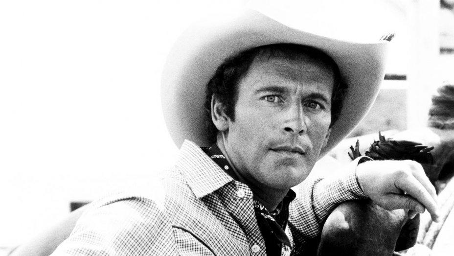 A sedus-o pe Sue Ellen, soţia lui J.R, &icirc;n "Dallas", iar acum s-a stins! Jared Martin, cowboy-ul Dusty Farlow din celebrul serial, a murit, la v&acirc;rsta de 75 de ani, răpus de cancer