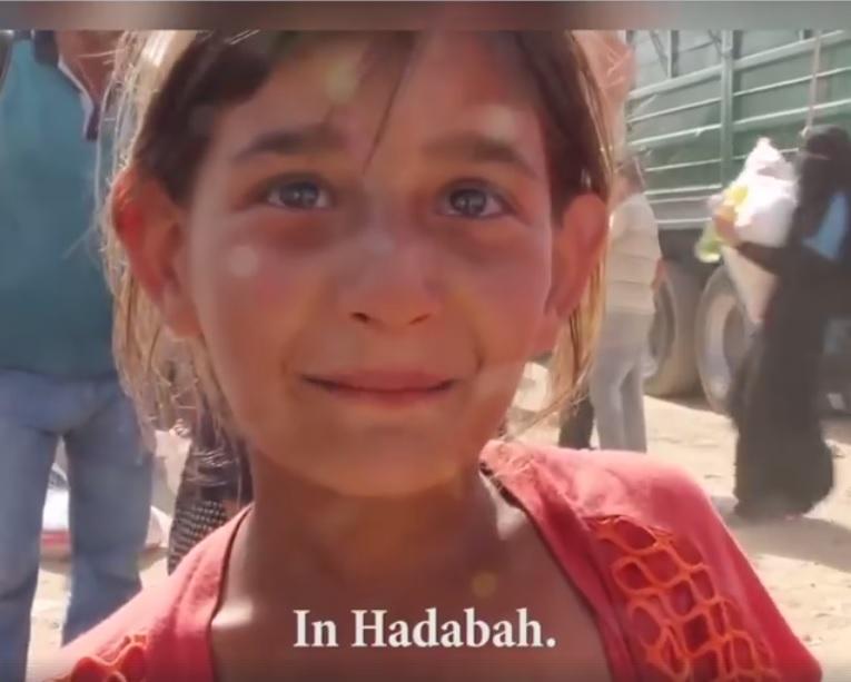 Siria, capcana pentru suflete nevinovate. O fetiță orfană &icirc;ți fr&acirc;nge inima: "Nu știu cum mă cheama. Tata a murit"