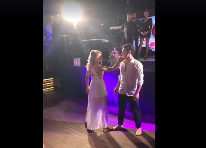 Delia, m&acirc;ndră de surioara ei! Dansul mirilor, un moment special al serii! Oana și Răzvan au renunțat la celebrul vals