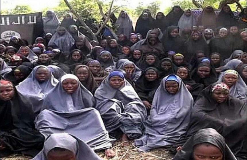 După trei ani de captitvitate &icirc;n m&acirc;inile grupării jihadiste Boko Haram, peste 80 de liceene Chibok au fost eliberate!