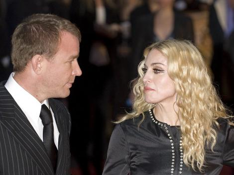 O știi ca artistă, dar ca mamă, nevastă? Fostul soț al ”reginei muzicii pop” a spus totul despre omul Madonna: ”Divorţul de ea a fost ca o moarte!”