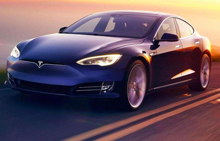 Tesla ar putea fi cumparata de Apple