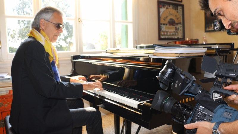Andrea Bocelli continuă povestea vieții sale pentru Observator! Cum și-a întâlnit tenorul sufletul pereche și cine i-a fost lumina sufletului
