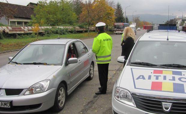 Atenție, șoferi! Acesta este NOUL DOCUMENT pe care trebuie să-l ai în mașină atunci când te oprește poliția!