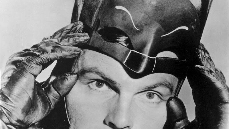 Legendarul actor Adam West, primul „Batman” din istoria cinematografiei, a murit! Datorită lui, „omul-liliac” a devenit un fenomen, iar tu l-ai avut ca model