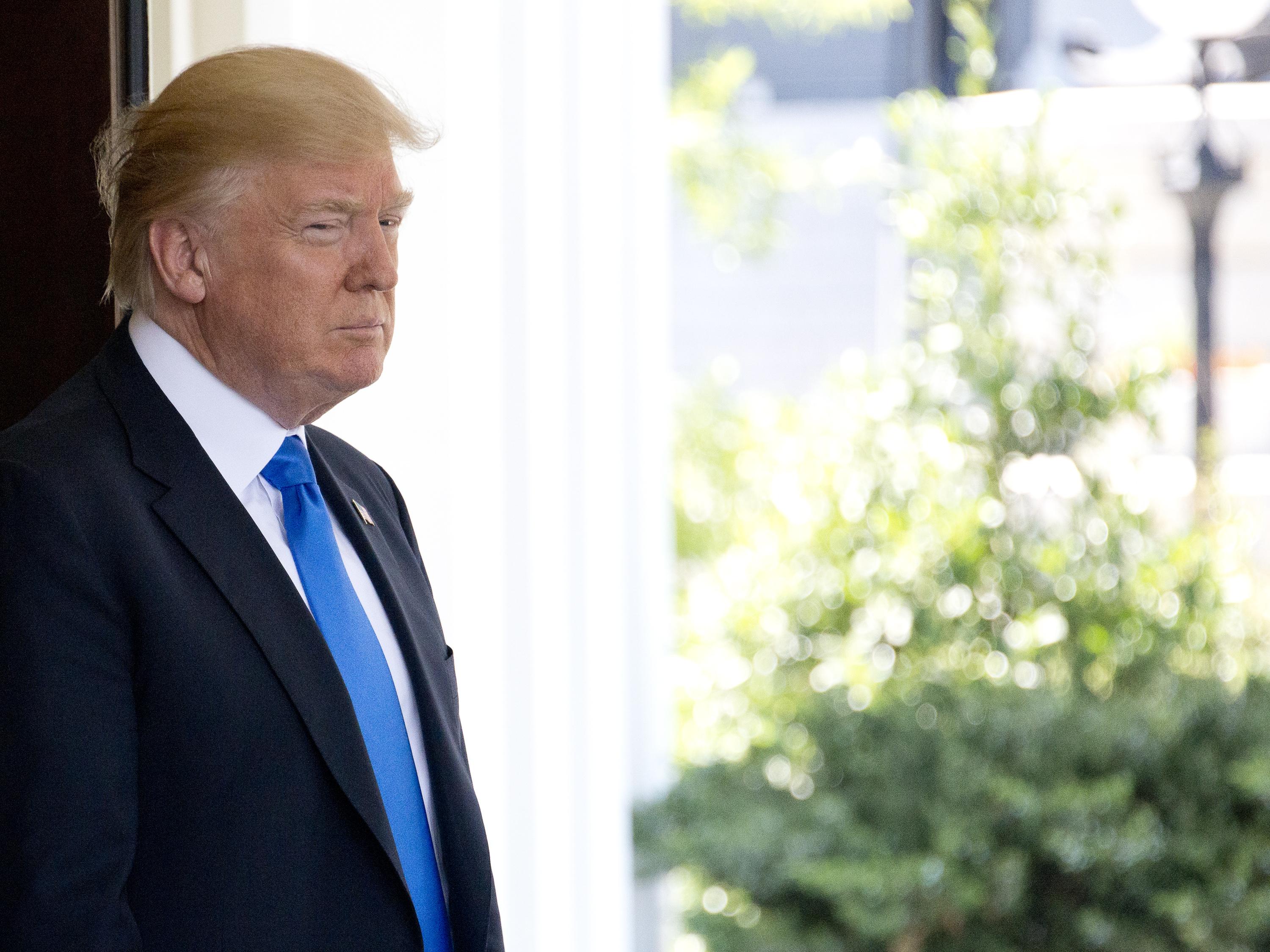 Donald Trump, "asasinat" &icirc;ntr-un spectacol de teatru. Scena uciderii tiranului