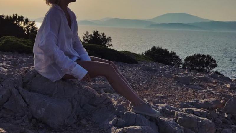 Gina Pistol a încins imaginația fanilor cu poze extrem de sexy din vacanță! Blonda arată demențial de bine