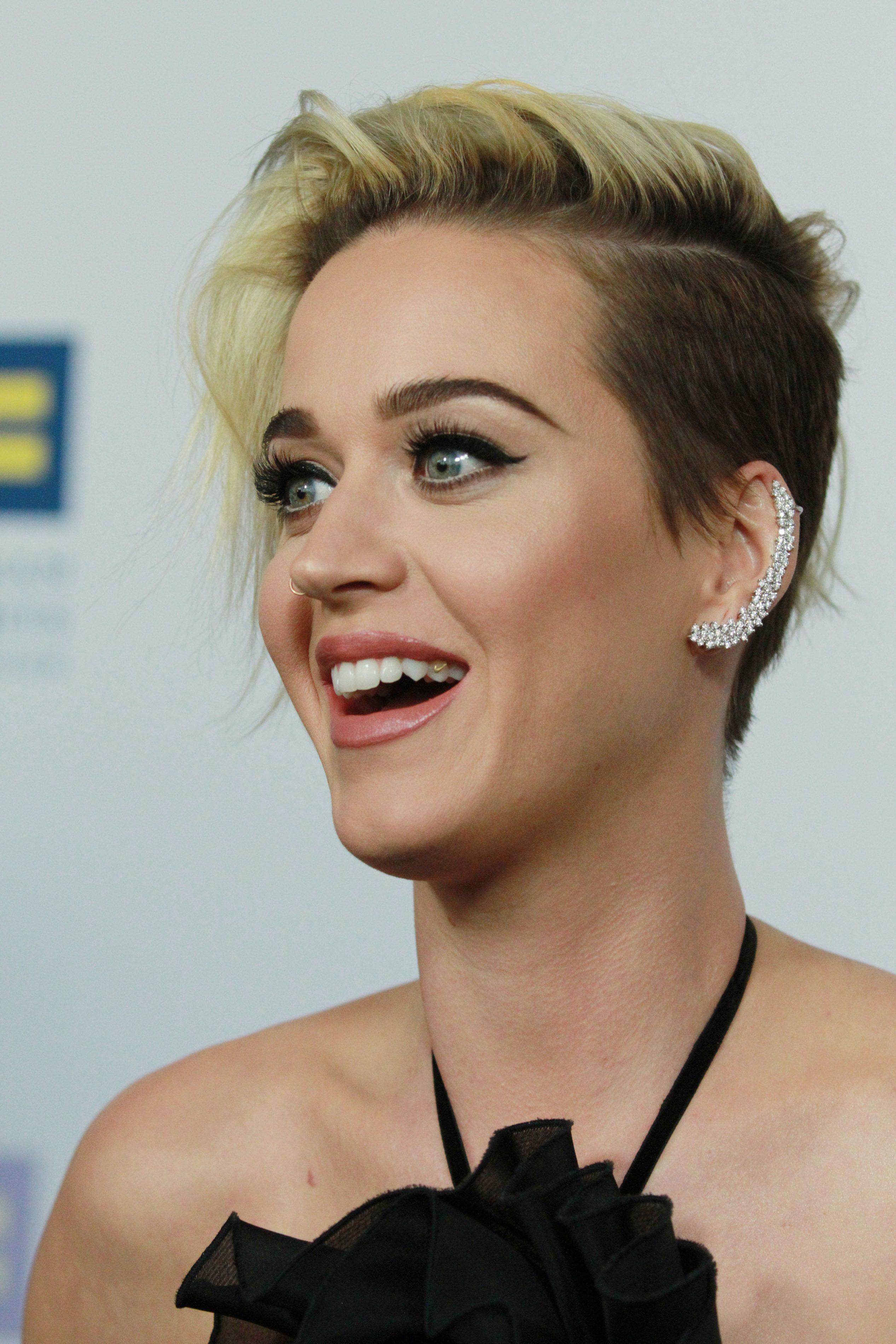 Record pentru Katy Perry! A devenit prima persoană cu peste 100 de milioane de followeri pe Twitter