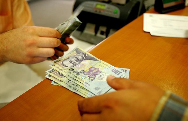 Ai luat BAC-ul? Statul te angajează și &icirc;ți oferă 4.700 de lei pe lună