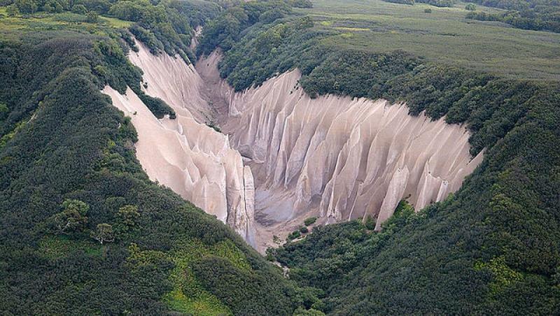 Locul de o frumuseţe rară! Valea pietrei Pumice din Kamchatka, Rusia, s-a format într-un mod fascinant