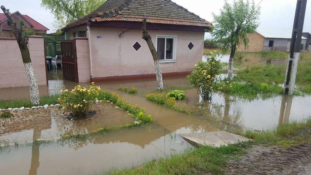 Atenționare meteo! Cod galben de inundații și fenomene hidrologice periculoase