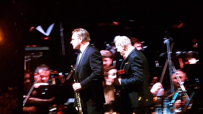 Cum l-a făcut Maestrul Gheorghe Zamfir să plângă pe flautistul lui Andrea Bocelli, în fața a 10.000 de români. Tenorul, onorat să fie pe aceeași scenă cu naistul nostru de aur!