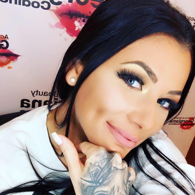 Roxana Vancea, antrenament inedit! Te ia cu amețeli dacă vezi ce corp sexy are bruneta!