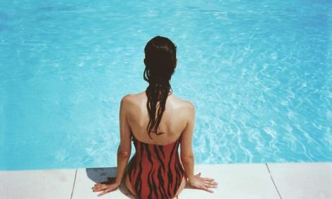 O tânără a fost rugată să plece de la piscină din cauza costumului de pe ea! Cum a apărut femeia