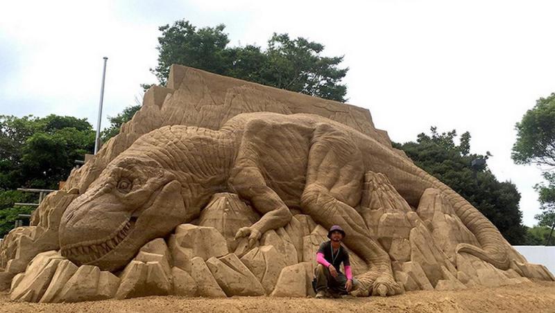 Galerie FOTO: De peste două decenii, creează cele mai impresionante sculpturi...din nisip! Rezultatul te lasă fără cuvinte!