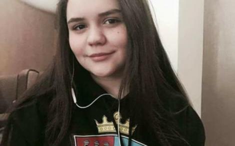 Povestea Paulei, eleva din satul vasluian Stănileşti, care a luat 9.92 la Evaluarea Națională. Fără meditații și încurajări: „Mama mea plecată în străinătate ar fi mândră de mine oricum!”