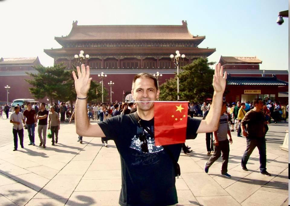 &rdquo;Da, am fost pe banii mei!&rdquo; Dan Negru, cele mai bune sfaturi de călătorii: &rdquo;Ponturile mele pentru vacanță zboruri bune si cu costuri pe măsura presupusei mele zg&acirc;rcenii&rdquo;